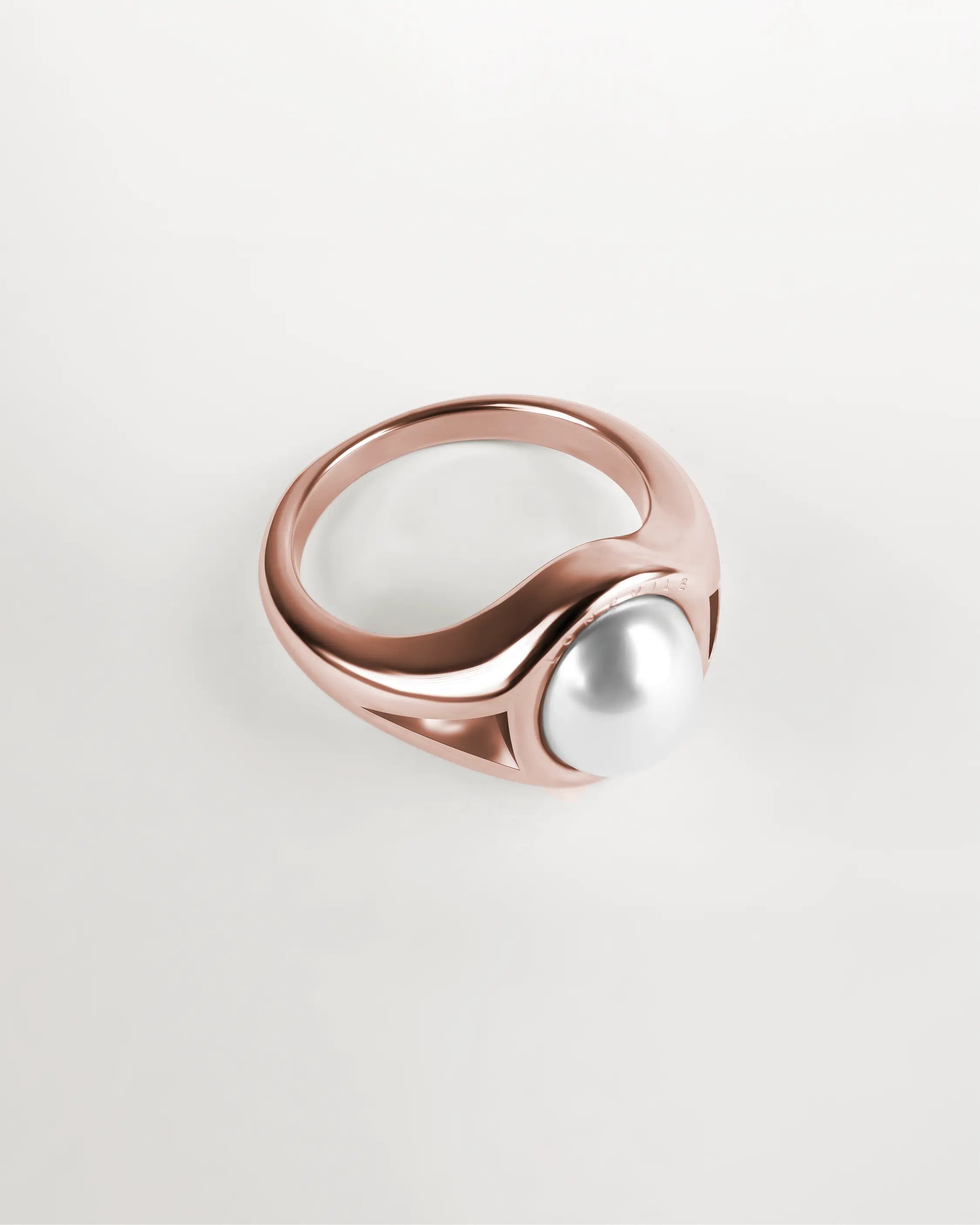 Silberner Éclat Cachet Ring aus 316L-Edelstahl und einer Glasperle, vollständig sichtbar.