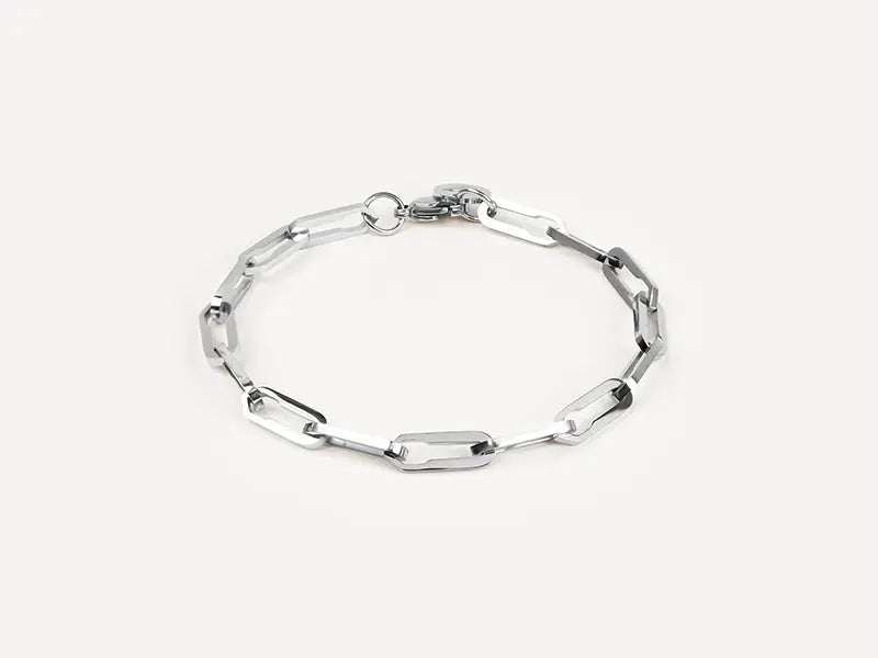 Komplettansicht des Forma Aeterna Armbands in Silber aus 316L-Edelstahl mit elegantem Anhänger.