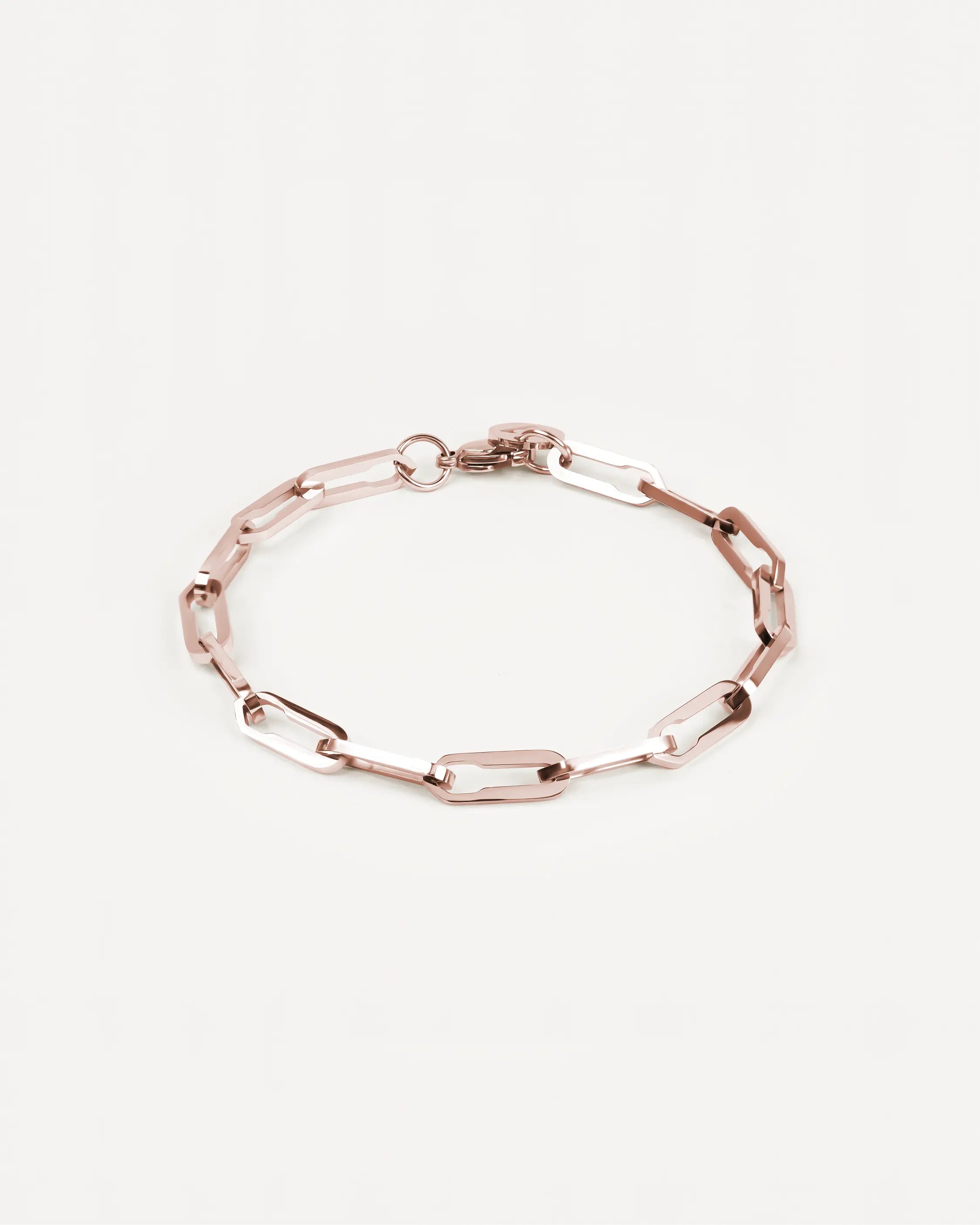 Komplettansicht des Forma Aeterna Armbands in Roségold aus 316L-Edelstahl mit elegantem Anhänger.