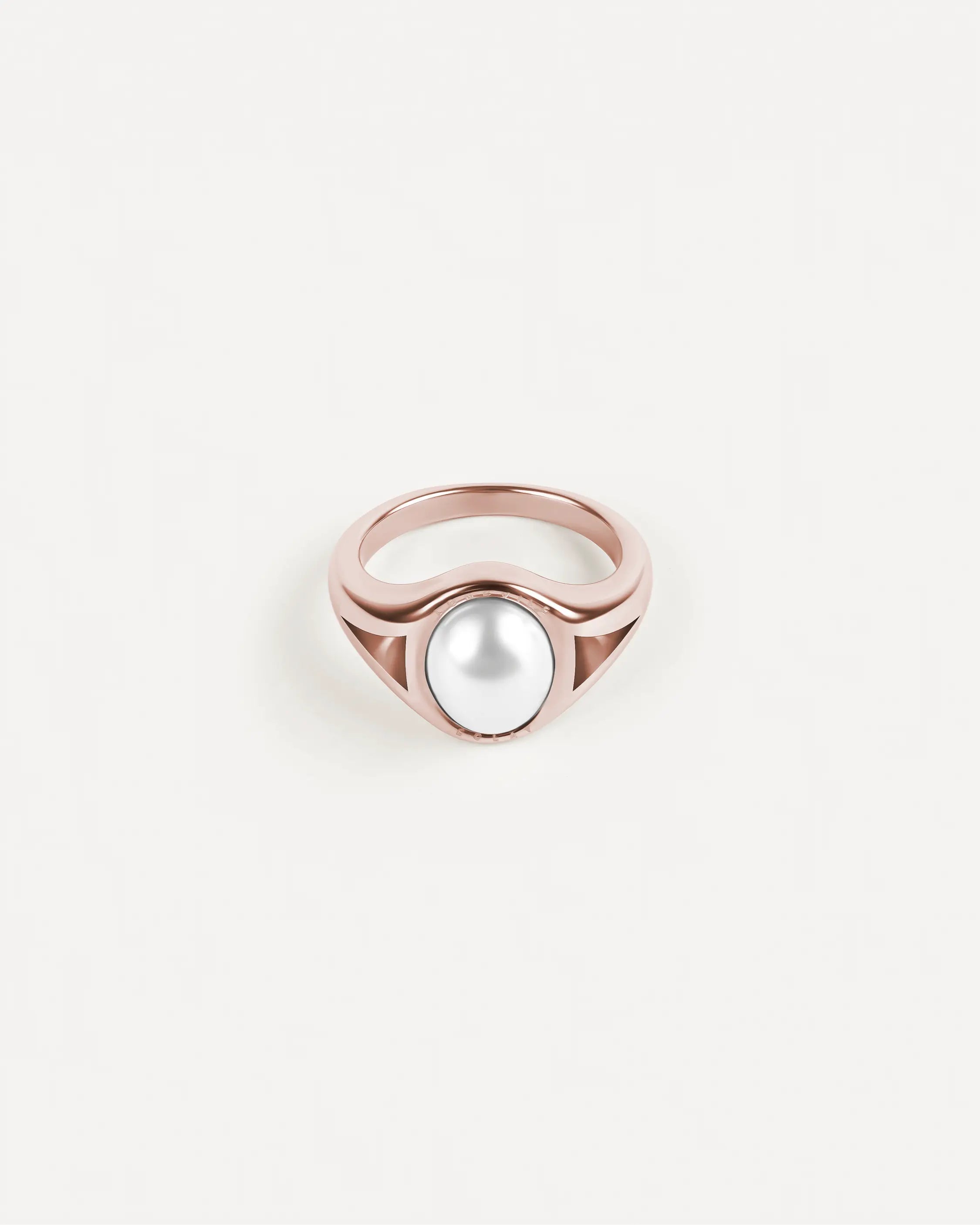 Roségoldener Éclat Cachet Ring aus 316L-Edelstahl und einer Glasperlene, vollständig sichtbar.